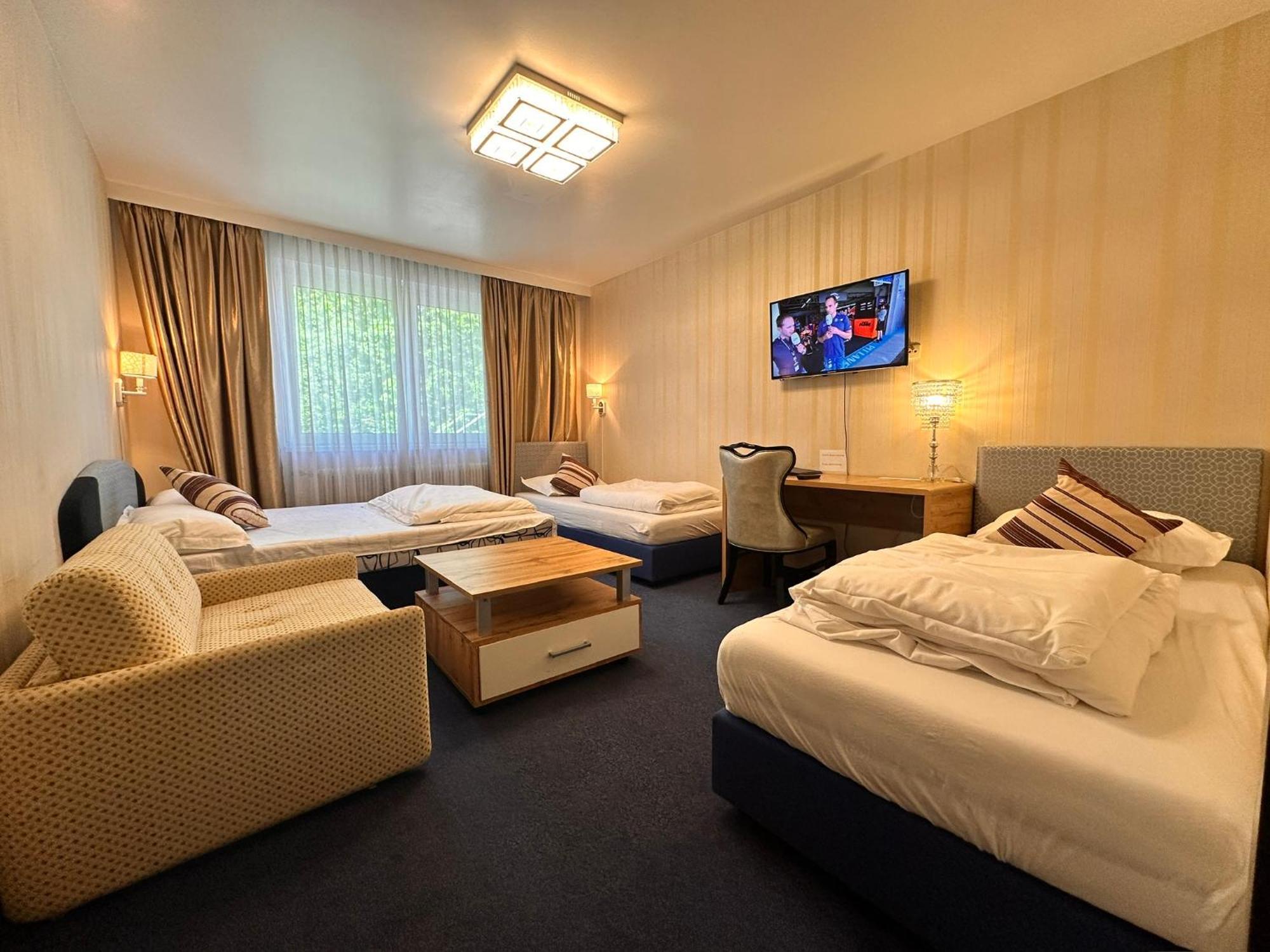 גבליץ Hotel Austria מראה חיצוני תמונה